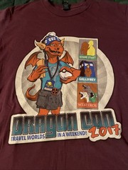 Sz M Deep Red 2017 Dragon Con Travel Worlds VOLUNTEER Sesame Street T-Shirt