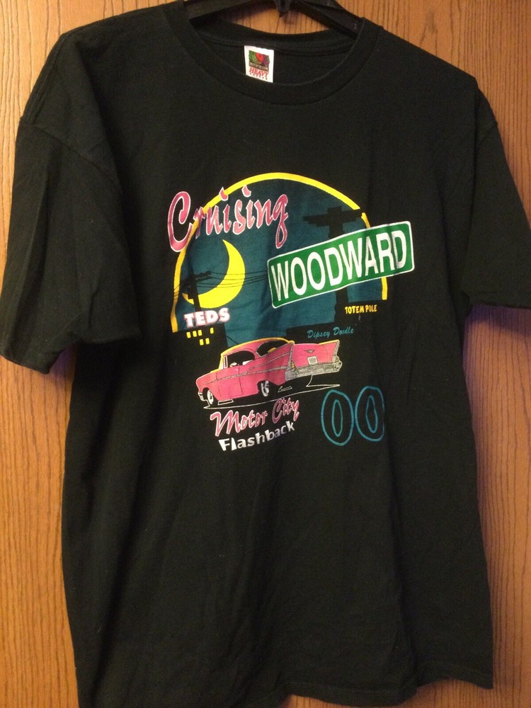 Cruising Woodward – Motor City Flashback – 2000 Black – XXL – Fruit Of The Loom.