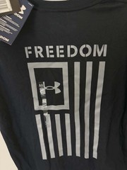 Under Armour 1370810 002 UA Mens Medium Freedom Flag USA Cotton Black Gray