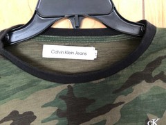 Calvin Klein Jeans Men’s T-Shirt Green Olive Night Camo Size M