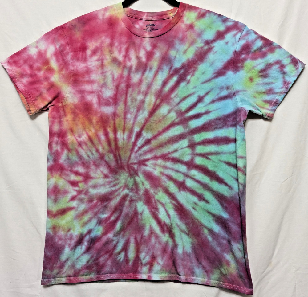 Handmade Tie Dye Radial Spiral Pattern Red Green Blue L Shirt 20″ W X 27″ L