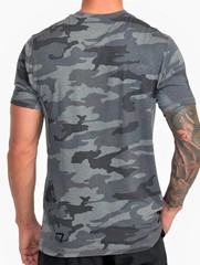 $60 RVCA Men’s Sport Vent Performance Camo Crew Neck T-Shirt-Grey Camo-Medium