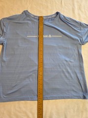 Reebok Men’s T-shirt Light Blue Medium Stretch Relaxed Fit
