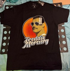 Freddie Mercury Official Merch T-Shirt Black Large NWT Hot Topic Queen USA