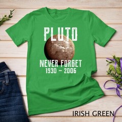 Vintage Pluto Never Forget Graphic – Funny Space Science Unisex T-shirt