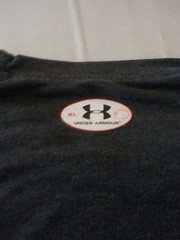 UNDER ARMOUR MENS XL GRAY LOOSE HEATGEAR TSHIRT POLYESTER ELASTANE