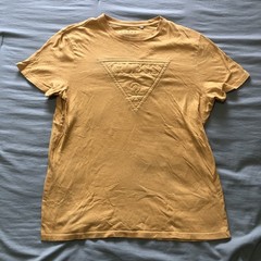 GUESS EMBOSSED TRIANGLE T-SHIRT Mustard Yellow Gold Tee Womens Small
