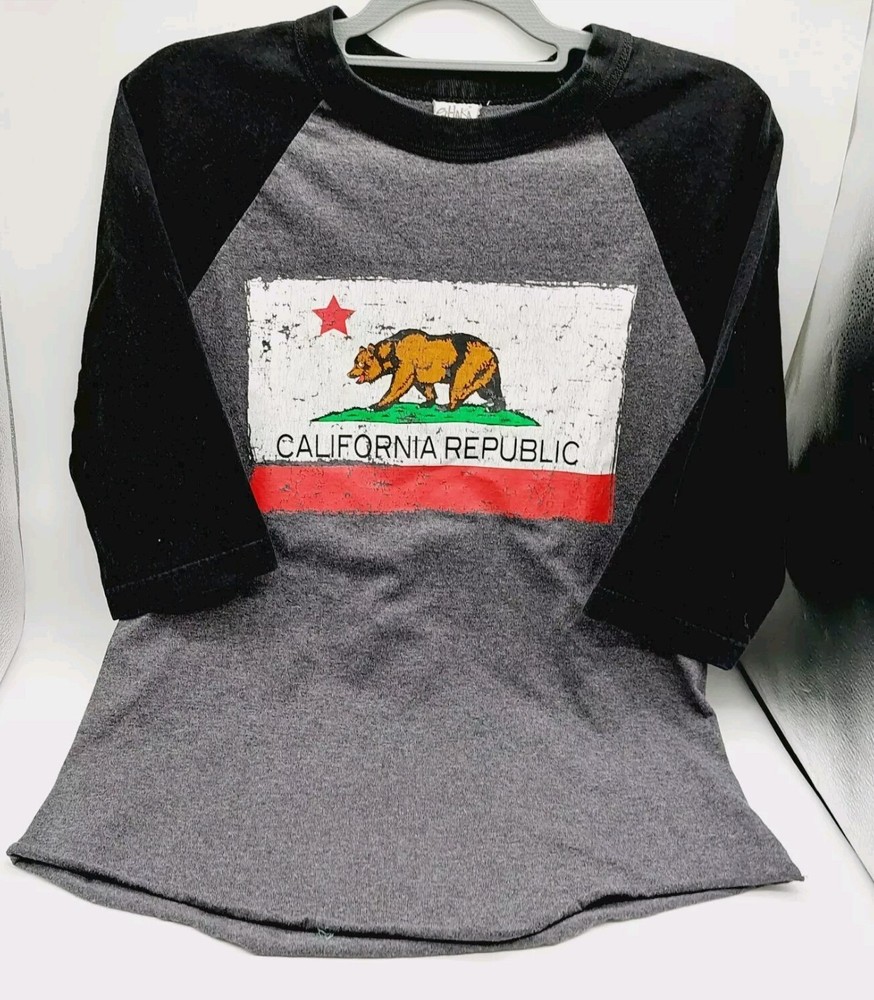 California Republic T-Shirt Gray White Graphic Bear Size Medium Shaka
