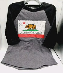 California Republic T-Shirt Gray White Graphic Bear Size Medium Shaka