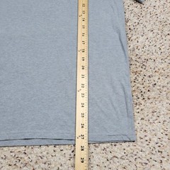 Under Armour Shirt Mens Small Gray Black Logo Heatgear Athletic Outdoors A7*