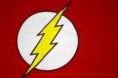 DC COMICS SHAZAM Men’s XL Short Sleeve Red Super Heroes Logo T-Shirt NEVER WORN!