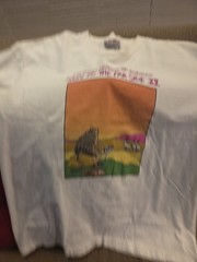 1992 copyrightGary Larson / The Far Side artworkMade in USA Bay Side tag