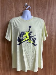 Jordan Nike Air Jumpman Logo T-Shirt Men’s XL Yellow Graphic Short Sleeve Tee