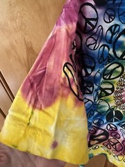 Vintage Fruit of the Loom Single Stitch USA L/XL 48” Tie dye Peace Signs T Shirt