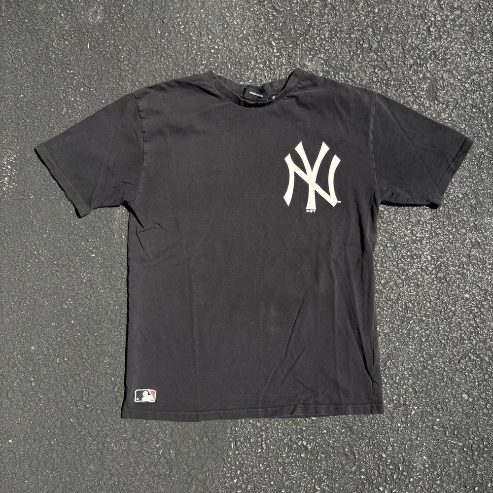New Era MLB New York Yankees Black Embroidered Graphic T-Shirt Size L Baseball