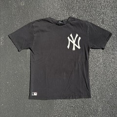 New Era MLB New York Yankees Black Embroidered Graphic T-Shirt Size L Baseball