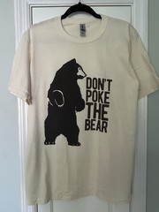 GIldan Don’t Poke The Bear novelty T Shirt large brand new