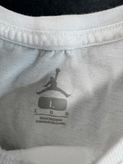 Nike Air Jordan T-Shirt Graphic Print Mens Size Large White Red 3rd Pick Hole