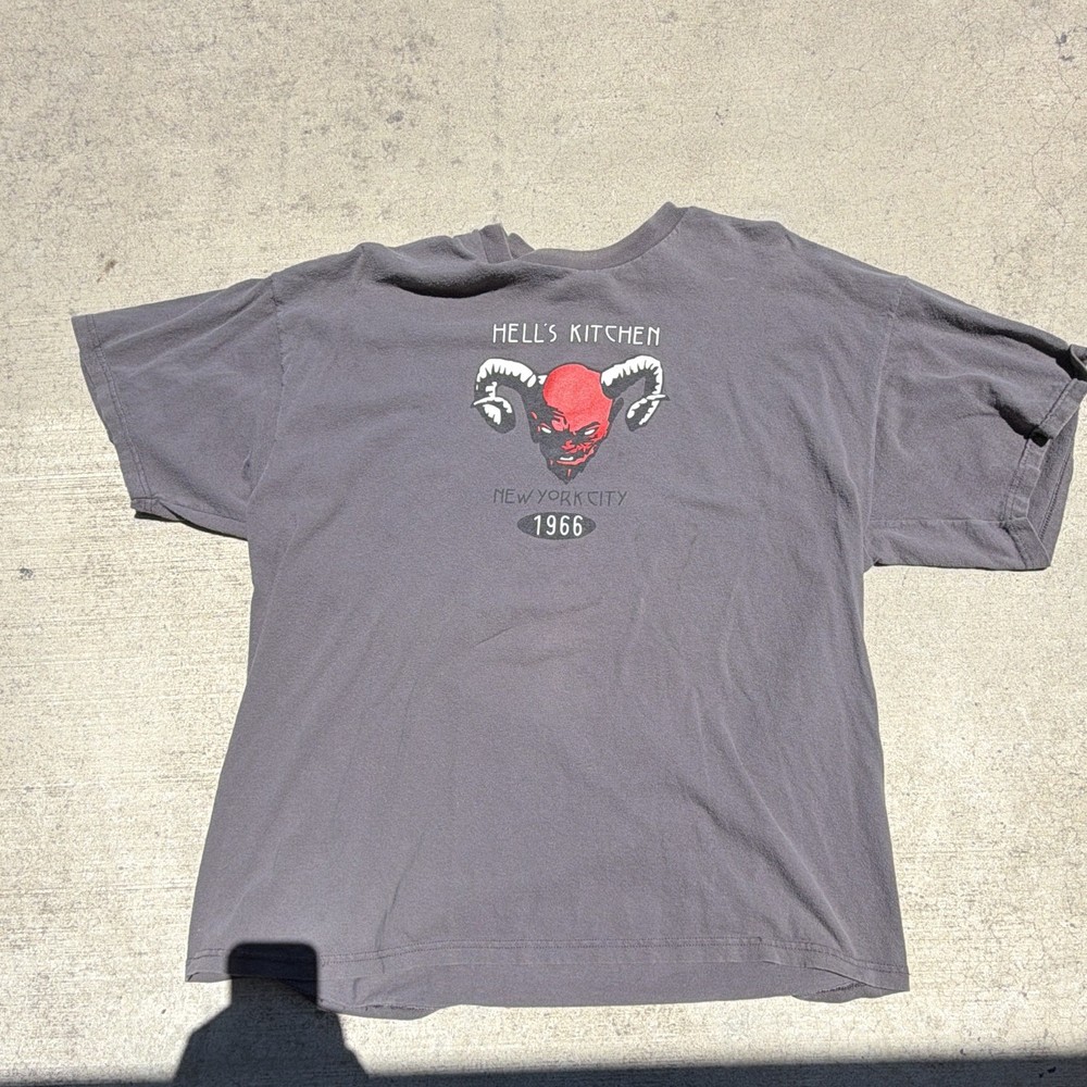 Delta Pro Weight Hell’s Kitchen NYC 1966 Gray Graphic Tee Unisex 2XL Cotton