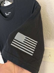 Under Armour 1370810 002 UA Mens Medium Freedom Flag USA Cotton Black Gray