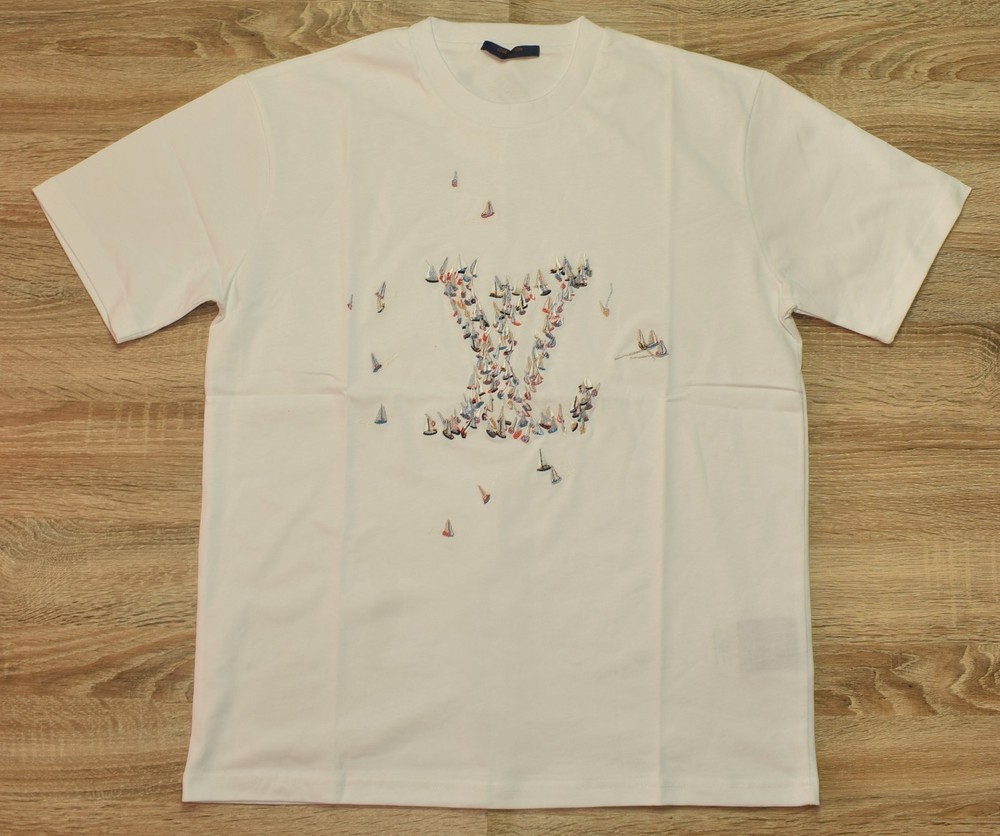 Louis Vuitton Mens Embroidered T-shirt Size US XL