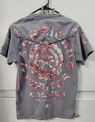 American Fighter Gray and Red Distressed Three Button Up Men’s Medium T-shirt
