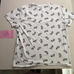 rue21 White Jersey Straight Hem T-Shirt with Rose Size Medium
