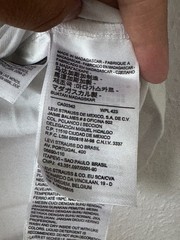 Levi’s Graphic Batwing Tee – White with Multicolor Wave Pattern – Size S