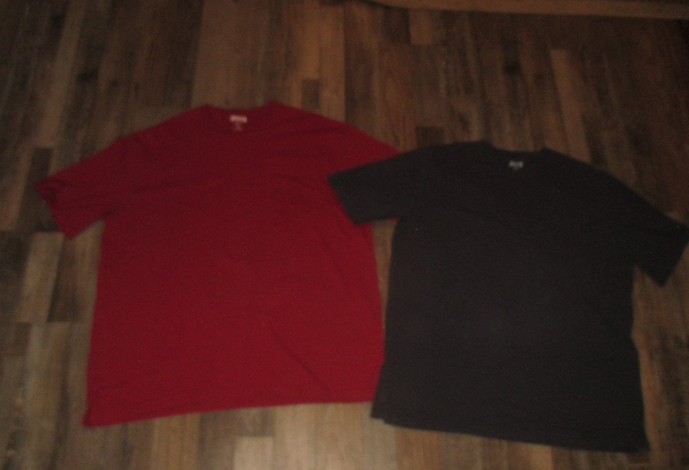 DULUTH TRADING CO. mens lot of 2 navy/burgundy RELAXED FIT LONGTAIL t-shirts