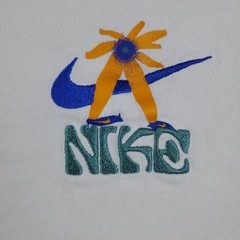 Nike Swoosh graphic t-shirt Floral print front and back Men’s Size XL Beige
