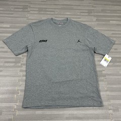 Nike Jordan 23XI Tyler Reddick Chicago Street Race 2025 T-Shirt Mens Small Gray
