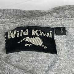 Wild Kiwi “Confidence ” Gray Designed in New Zealand T-Shirt Sz Small