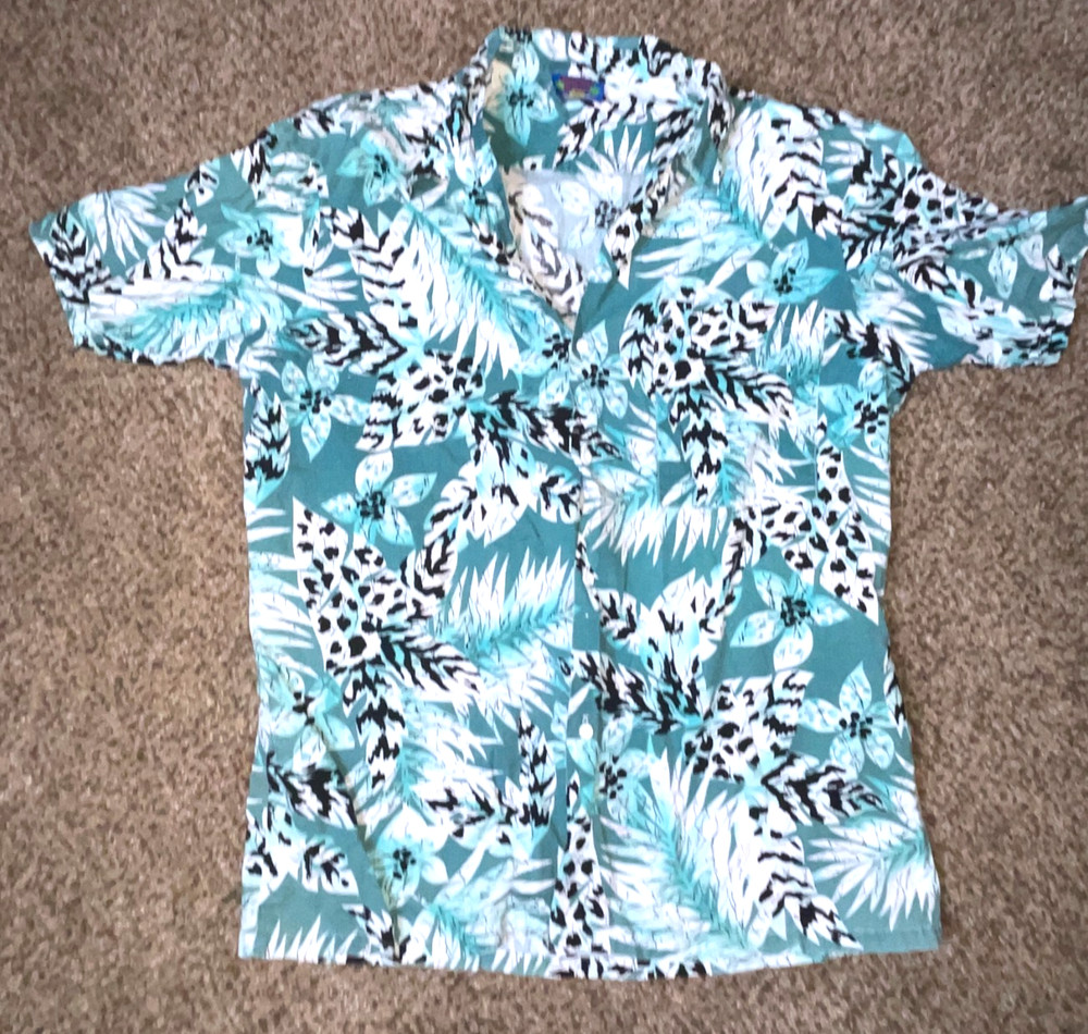 Hawaii Blues Hawaiian Shirt Men’s L Aqua White Black Floral Aloha Button Up