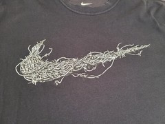 NIKE Shirt Mens Medium Black Dri-Fit Barbed Wire Swoosh Logo Outdoor Sports
