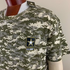 U.S. ARMY Men’s Digital Camo U.S. Army USA Flag T-Shirt Size 2XL NWT