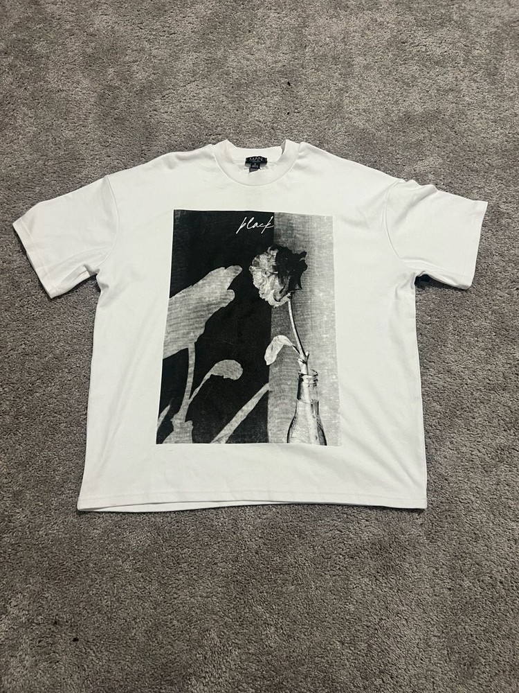 BoohooMAN Oversized Heavyweight Interlock Rose Graphic T-Shirt