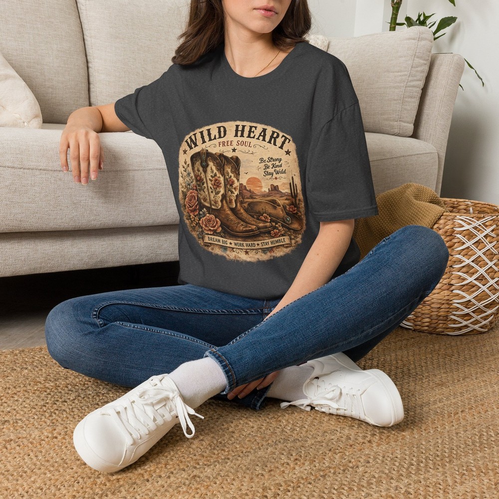 Wild Heart free soul Vintage Western T-Shirt | Cowgirl Boots Desert