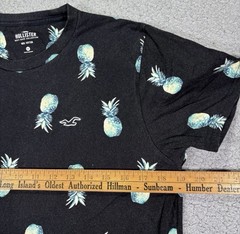 Hollister Must Have T Shirt Men M Short Sleeve Tee Black Pineapple Swinger AOP