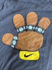 Nike Kobe “4 RINGS PUPPET HAND” Shirt Size M Lakers Championship Black Mamba