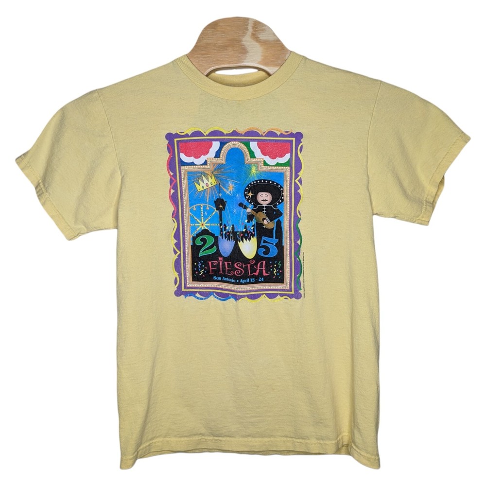 San Antonio Texas Fiesta 2005 T Shirt Mens Size Medium Yellow Short Sleeve