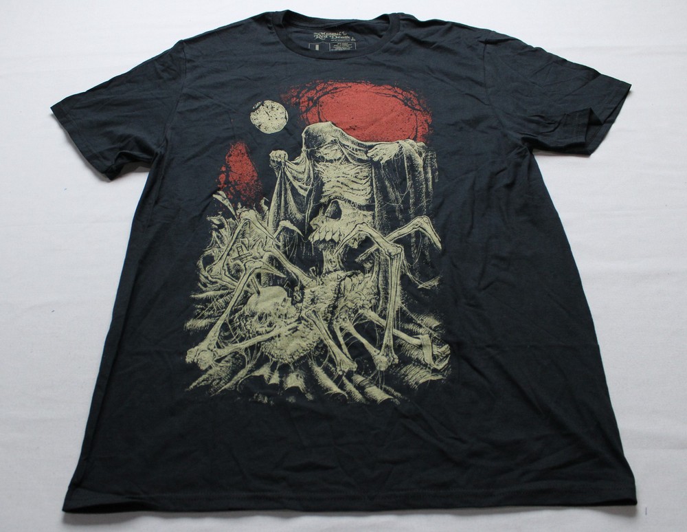 Loot Crate Adult’s The Masque Of The Red Death Graphic T-Shirt EH6 Black Large