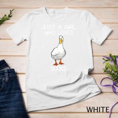 Just A Girl Who Loves Ducks Lover Gifts Duck Owner Gift T-Shirt Unisex T-shirt