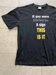 VETEMENTS Limited Edition Free Hugs Spell Out Embroidered Black Tee Shirt XL