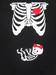 SKELETON WITH BABY GIRL PREGNANT MATERNITY TEE BLACK MEDIUM T-SHIRT L336