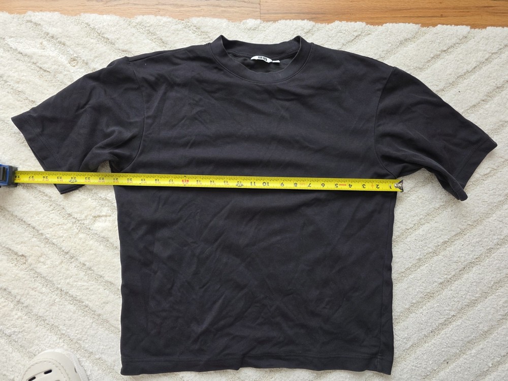 Uniqlo Men Black Oversized T Shirt Size M Asian Size (US S)