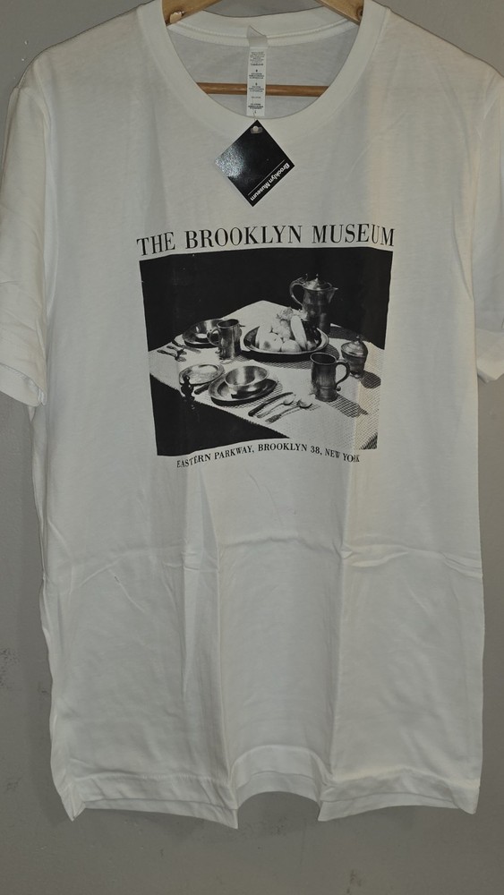 the brooklyn museum t shirt Large