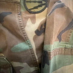 US Army Woodland Camo Fatigue Army Issued with Name button up Medium