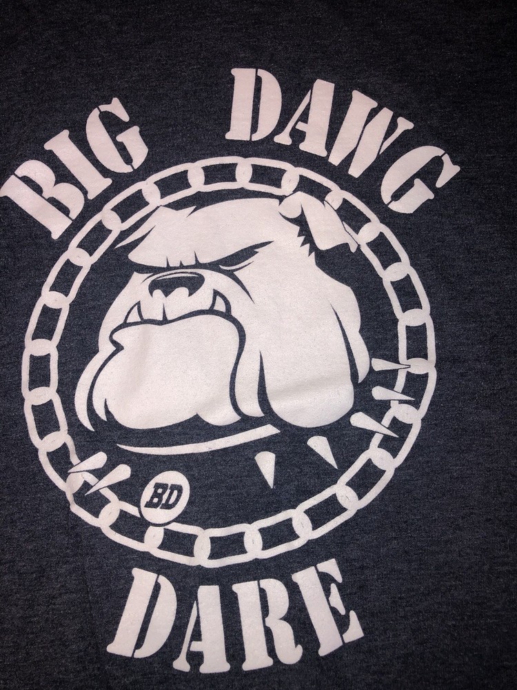 District Made Mens Graphic Big Dawg Dare Printed T-shirt Medium Short Sleeve