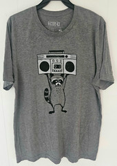 Factory 43 T-Shirt Unisex XLARGE In Your Eyes Raccoon Gray