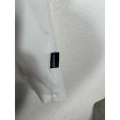 Kenneth Cole XL white mens T-Shirt w/green design-used good